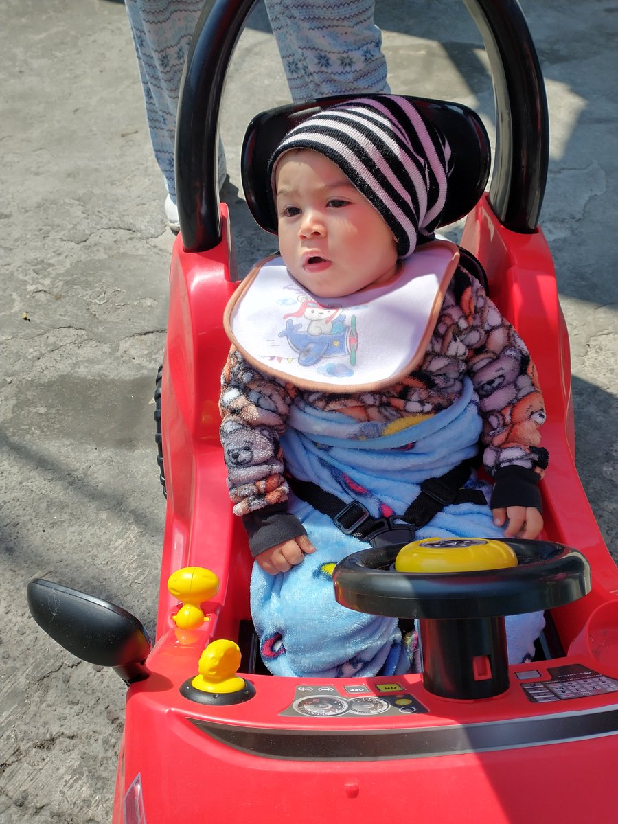 MandoKalani's tweet photo. #MiRequintito #FelizDíaDelNiño #MiPrimerAuto #Lamborghini  #ClubDePadresMetaleros🤘🏼👶🤘🏼 yeeah!!! https://t.co/2brhb5deQW