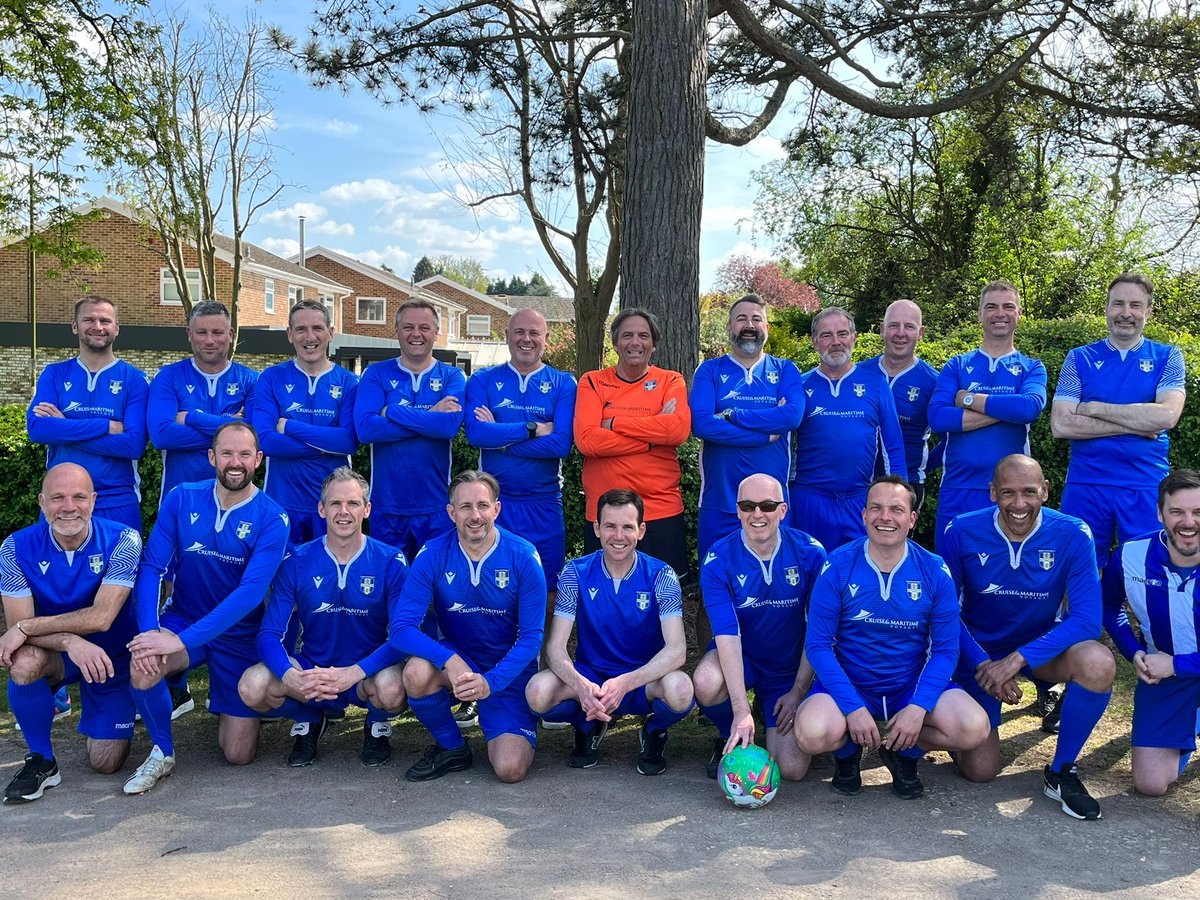 Don't be fooled by the grey hairs - some unbelievable ballers in this picture 💪🏽

<a href="/bsfc45s/">StortfordVets45s</a> <a href="/EssexVetsLeague/">Essex Vets League</a> #champions #oldbutgold