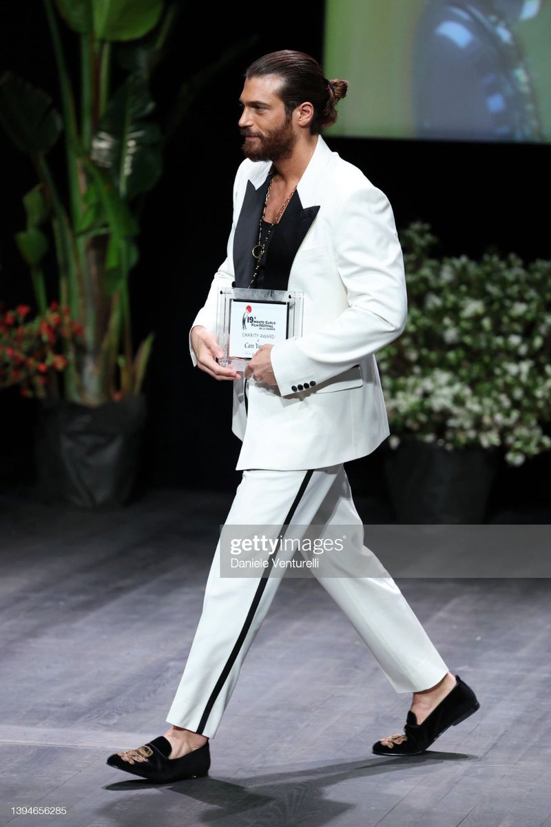 CanYamanMedia's tweet photo. 📸NEW| #CanYaman receives his award for CHARITY at Monte Carlo Film Festival de la Comedie - part 6
#CanYamanMontecarloFilmAward https://t.co/s0PMr58Jmp