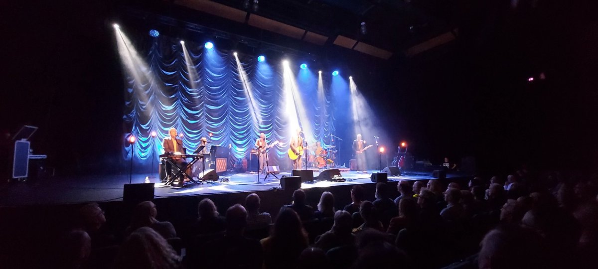 bik_bikdj333r5e's tweet photo. @divinecomedyhq  end of tour treat.

#thelostmachine
#grandaddytour https://t.co/68q7RFabMQ