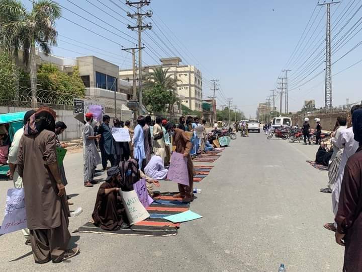 ShafiiqueBaloch's tweet photo. Today A peaceful protest held by BSAC DG Khan Zone against harrasement and expulsion of Baloch students by Ghazi University 
#StopHarassingBalochStudents
#RestoreBalochStudents https://t.co/JngXyIGY4X