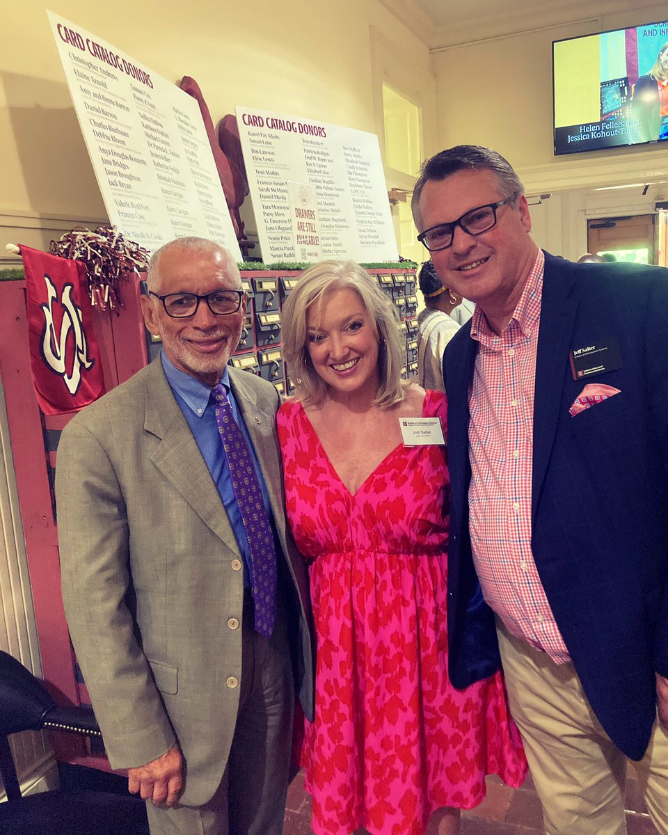 What an honor to meet and chat with Retired Major General Charles Bolden and celebrate iSchool 50th anniversary! <a href="/UofSC_iSchool/">USC iSchool</a>