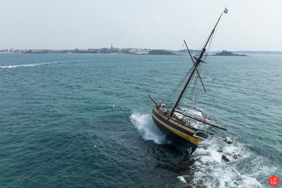 halftermeyer's tweet photo. Amazing pic (c) Vincent Lemaire #Saintmalo
#LeRenard #Surcouf #Corsaire #boats #marine
https://t.co/cBA0a8ohWW https://t.co/IT3zV5hwoZ