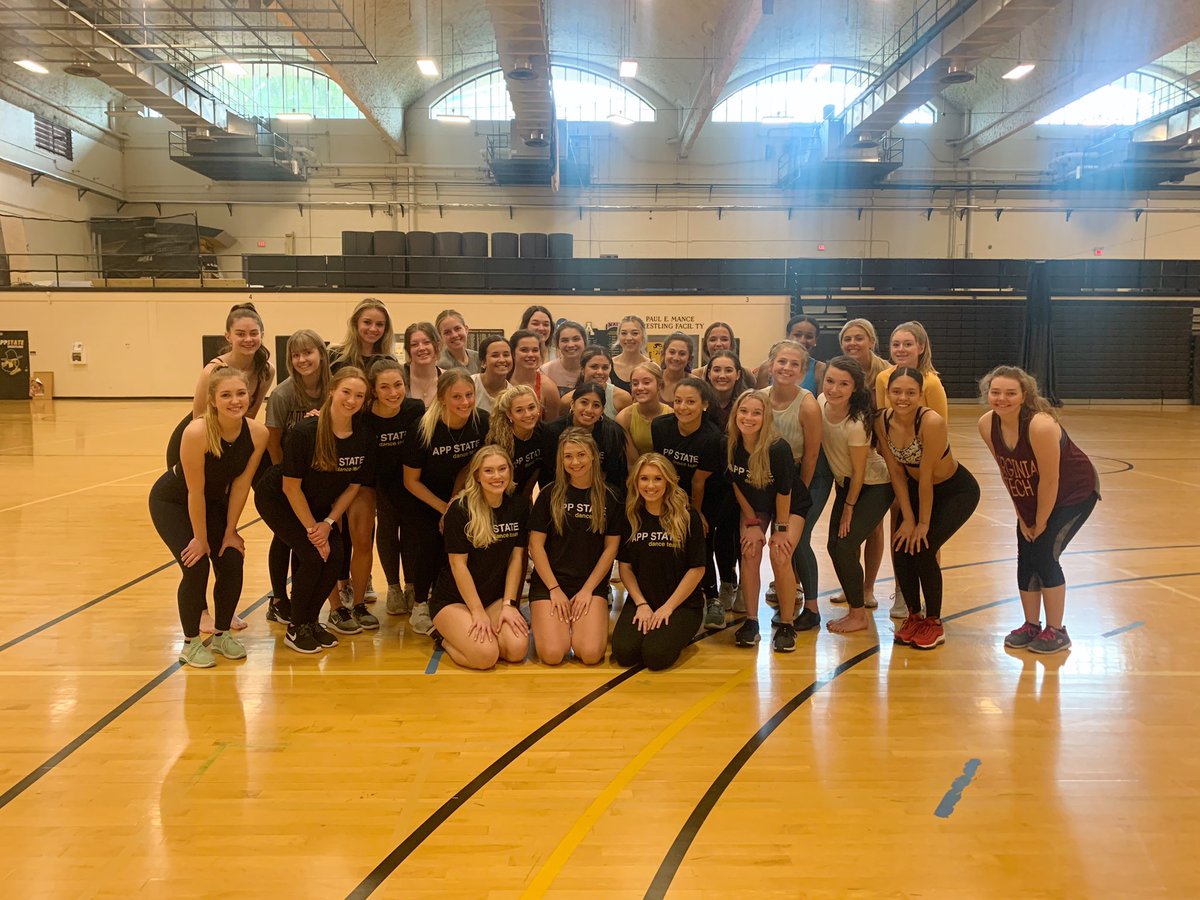 Thank you to everyone who came out to our final open practice! We are so impressed with the talent we saw today and thrilled to see everyone working so hard.🤍
Next Up: Tryouts for the 2022-2023 season!🤩 Tryout information and details to be released shortly.