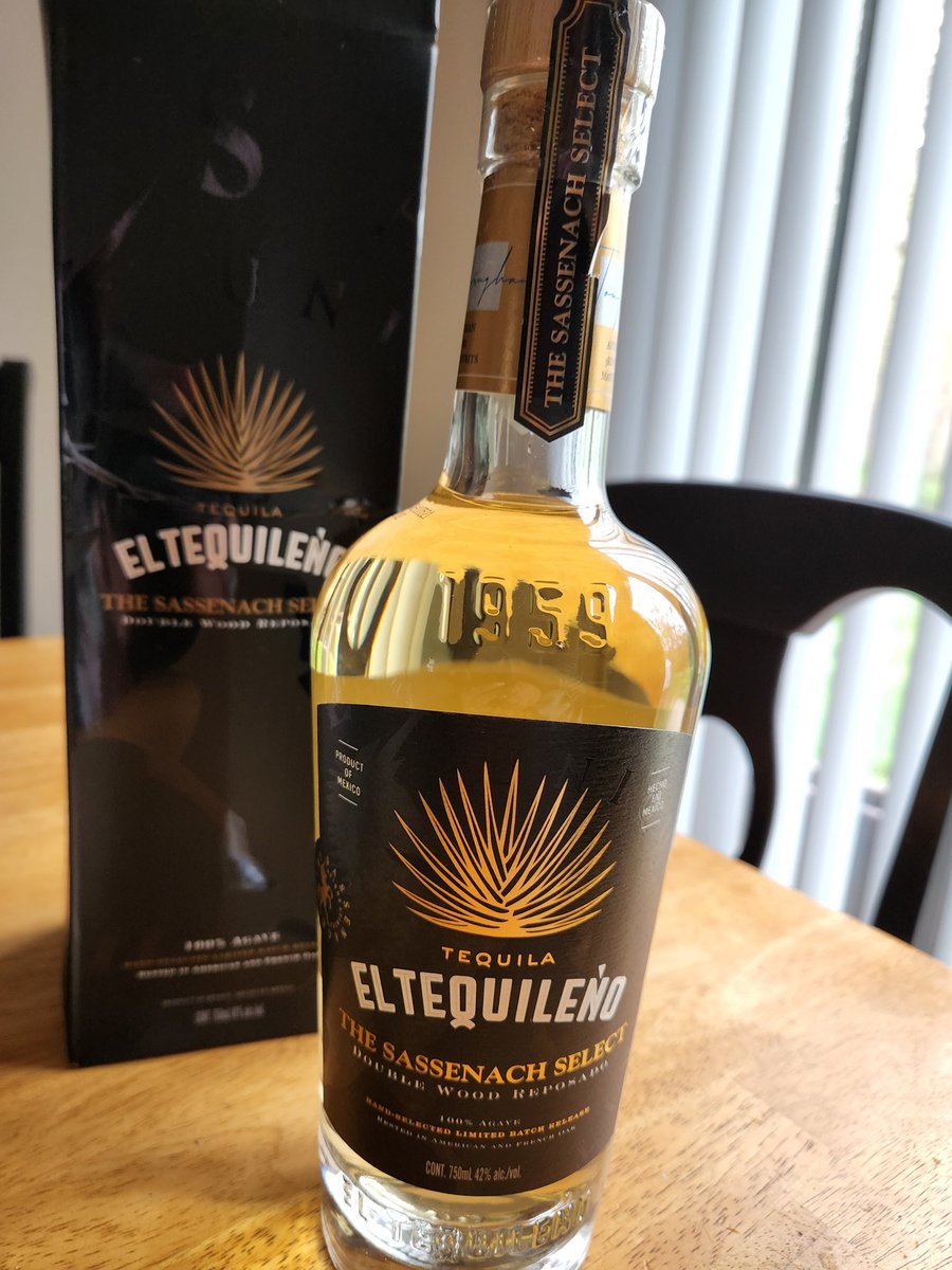 This might have crossed statelines. Thanks @rdnkgrl74 for bringing over the contraband! @SamHeughan @SassenachSpirit #eltequileño #Tequila