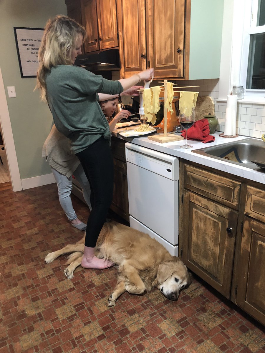 Samala104's tweet image. Sharing the gift that is epic pasta making with my faves who both love and hate gluten 🧡
#pasta #homemadepasta #pastalover #italianfood #foodporn #cook #foodie #thesecarbsdontcount #eatpasta #eat #pastaaddict #dinner #delicious #livetoeat #spaghettiandmeatballs #fusilli