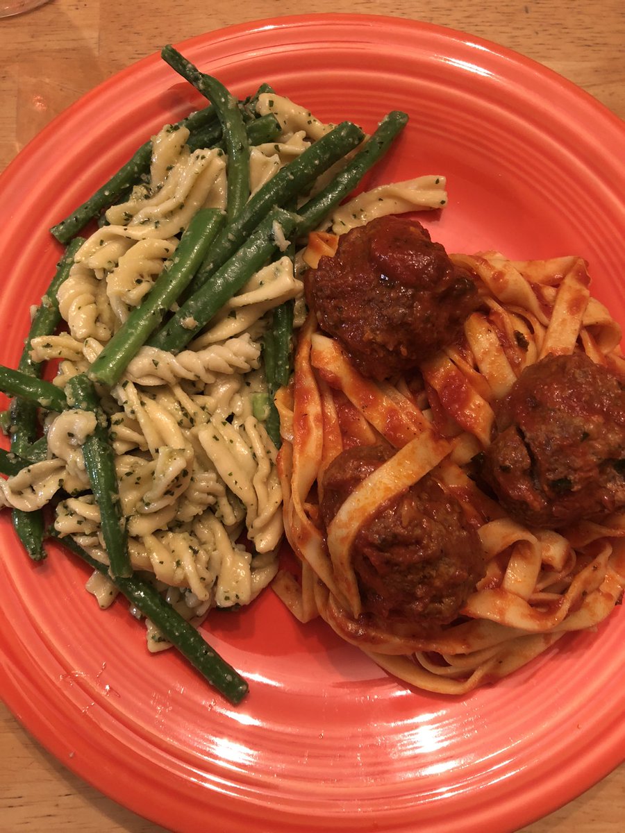 Samala104's tweet image. Sharing the gift that is epic pasta making with my faves who both love and hate gluten 🧡
#pasta #homemadepasta #pastalover #italianfood #foodporn #cook #foodie #thesecarbsdontcount #eatpasta #eat #pastaaddict #dinner #delicious #livetoeat #spaghettiandmeatballs #fusilli