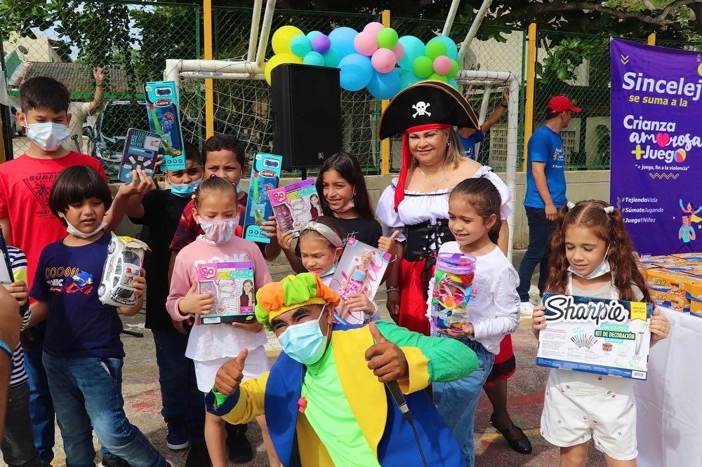 ImderSincelejo_'s tweet photo. En compañía de la Alcaldía de Sincelejo y la Gestora Social, celebramos el día del niño con una jornada de actividades lúdicas y deportivas para los más chiquitos de la casa, en CECAR. 
Nuestros niños son los líderes del mañana. 
¡Feliz día del niño! 👦🏼👩🏻👦🏾👩🏼👦🏻👩🏾 https://t.co/OMfhJuk97e