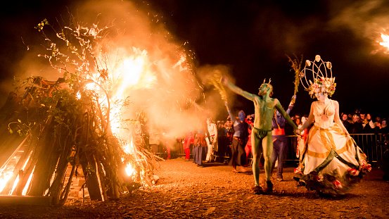 witchwalk's tweet photo. Bright #Beltane blessings be upon thee and thine! From the May Queen and the Green Man the Creative Fires of blessing and fertility are kindled - from the union of the Feminine and the Masculine in thee, all magic and manifestation comes to be! 🤗🧡🔥🌸 https://t.co/xoxLgW7r6b