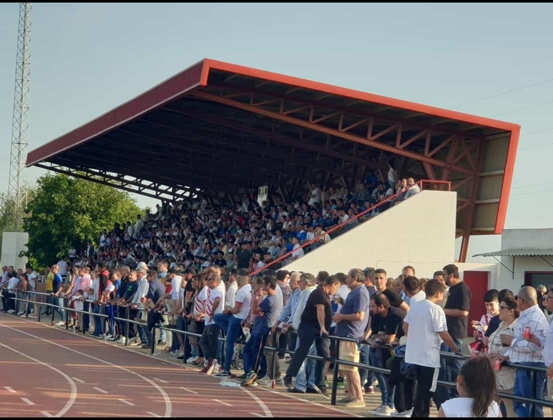 ivanpino7's tweet photo. Comparaciones? 🔴⚪ Esto sigue... 
@CDLantejuela https://t.co/5jIRlzqk5S