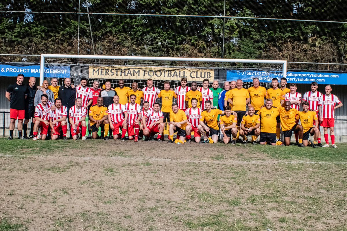 PhotographyVjt's tweet image. ☀️ Beautiful day for Barry turns 50 🎈Raising money for a good cause. 
Teams : Barry XI vs The Lucy Foundation XI 
📍 @MersthamFC1892 @TheLRFoundation 

#saturdayfootball #surreyphotographer #sportsphotographer #photographer #footballphotographer #teamphoto