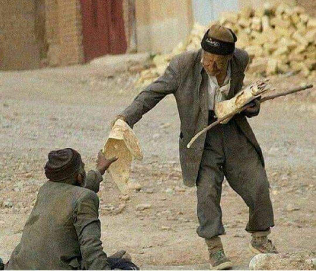 MouradBara91's tweet photo. أمسك يا أخي في هذا البلد لن يشعر بك إلا شخص مثلك ! https://t.co/RGFaNkpc7f