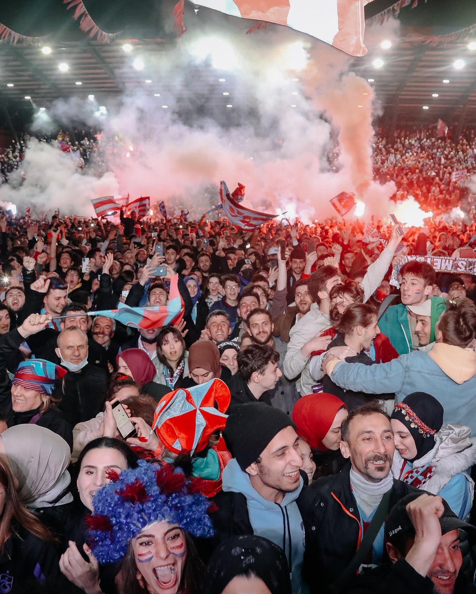 Trabzonspor have done it. Finally they can call themselves champions of Turkey once more. 🏆🇹🇷