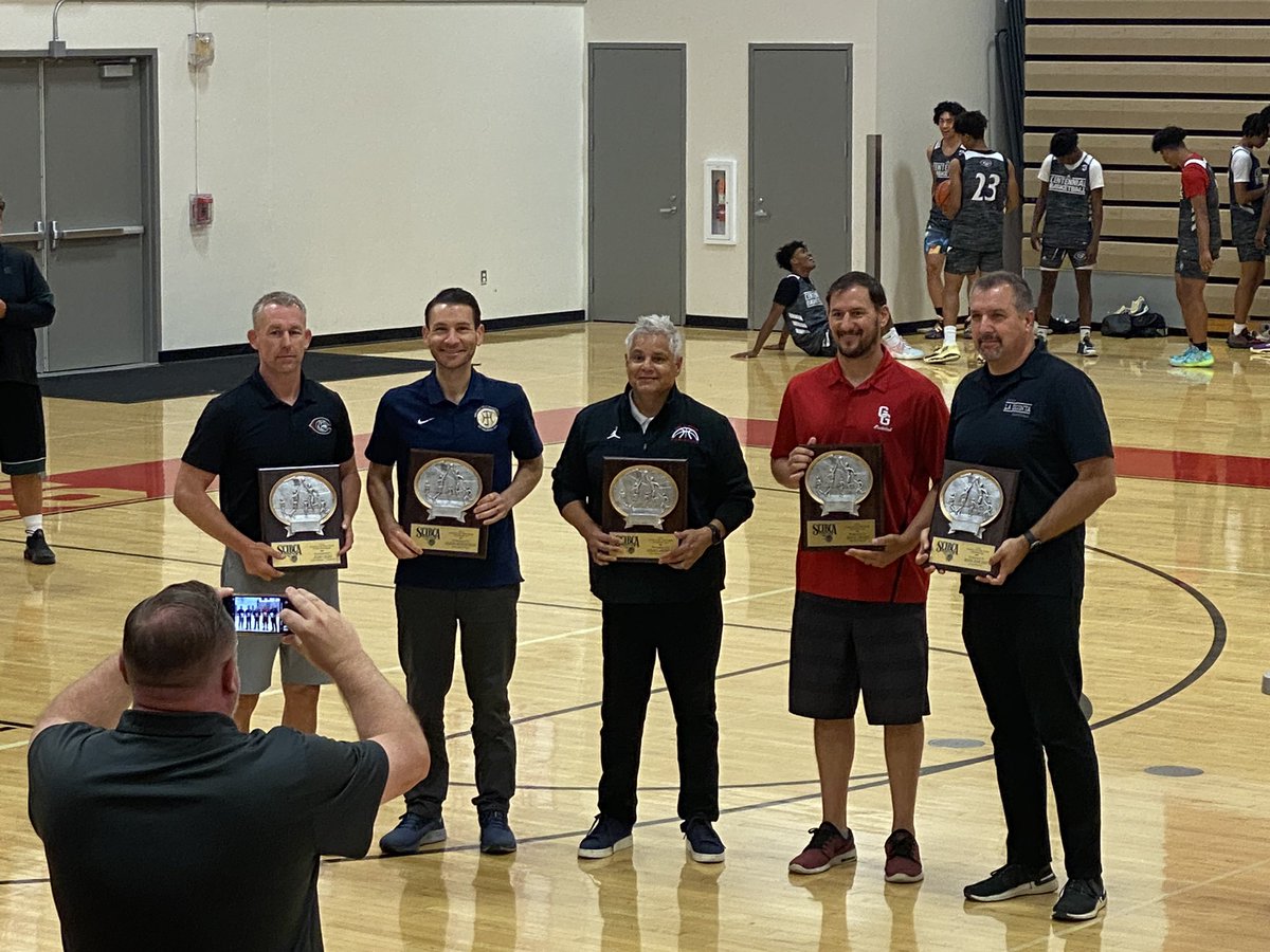sjhhsbasketball's tweet photo. ๐จOur #Leader #CoachE @JasonCoachE was honored today as the #CIF #Div2A #CoachOfTheYear! Congratulations #Coach! Way to be #UNSTOPPABLE and #RFTB๐๐
@sjhhsathletics @sjhhsboosters @scibca_ @CIFSS @ocvarsity @SouthOCsports @SOCoPrepSports @OCSportsZone @FrithRobert @manojmahin https://t.co/HdsW4pqvOt