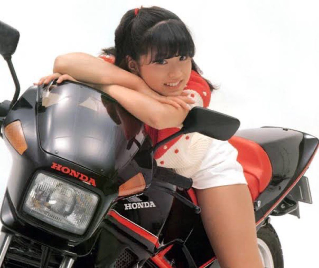 1982年デビュー 中森明菜さんとホンダVT250F 40周年おめでとう
