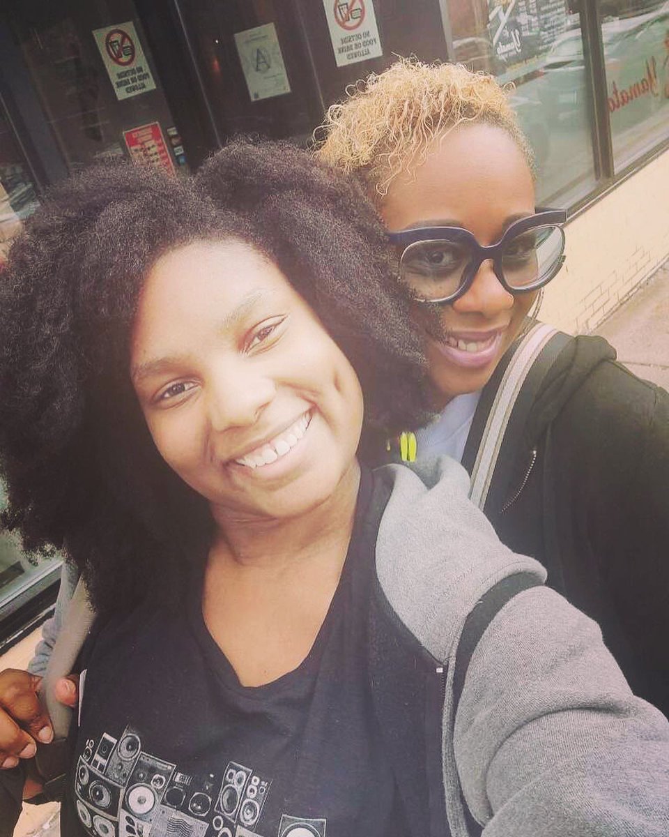 BizChica's tweet photo. Biz Business in Boston…and some shenanigans in between. 💗 #morethanateamafamily #gochicago https://t.co/MDlABAnfS0