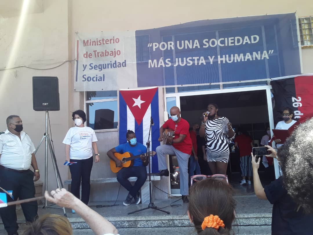 SanDupote's tweet photo. En nuestra plenaria hicimos la invitación, mañana es una realidad, reafimaremos  nuestro compromiso; a la plaza vamos con todo, porque  #CubaViveYTrabaja @MTSS_CUBA @MartaEFeito @NovoaSantana @SarmientoCabana @JesusOtamendiz @ZamiraMTriana https://t.co/g4ajfvAbwR