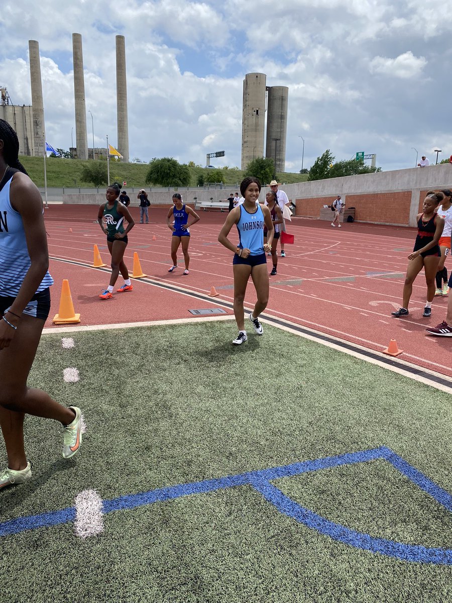 CTJohnsonTandF's tweet photo. Kamryn is all smiles because she is the new school record holder in the 300m hurdles with a time of 45.35!! 

@CTJohnsonTandF @JHSvsoccer https://t.co/j8vs4vDXxi
