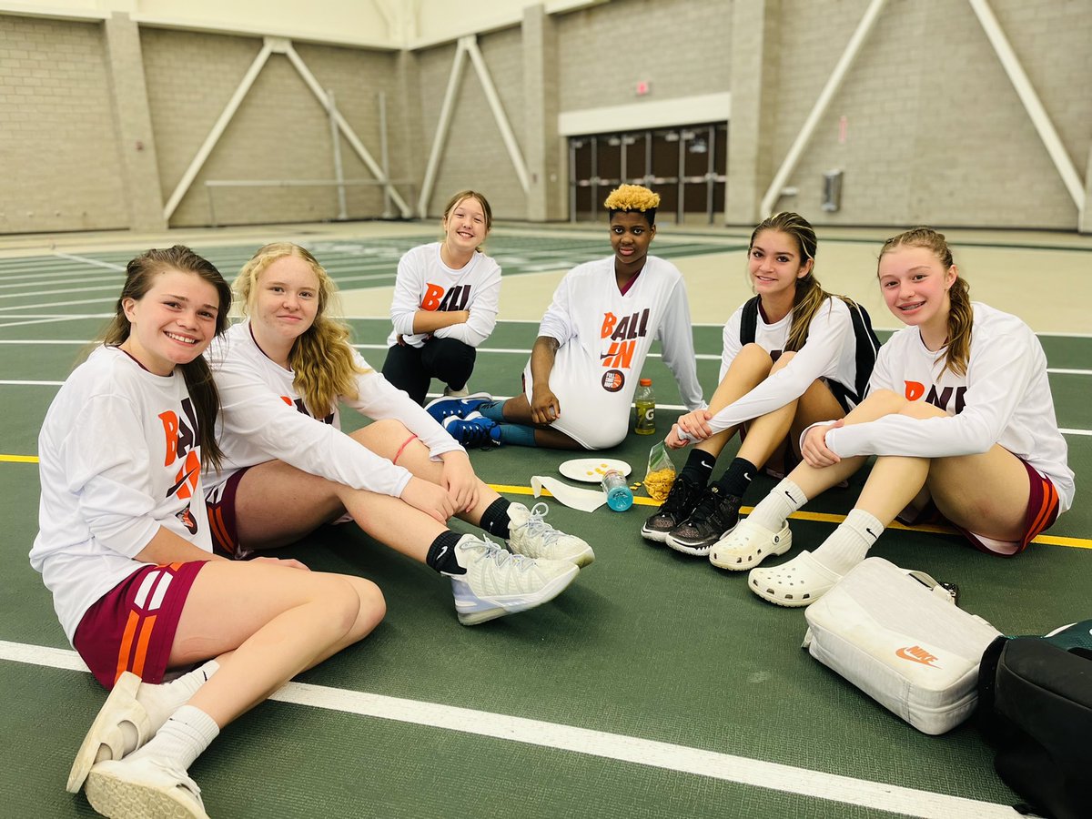 FCH 2025 relaxing between games at SUNY Brockport today.  #aaulife🏀