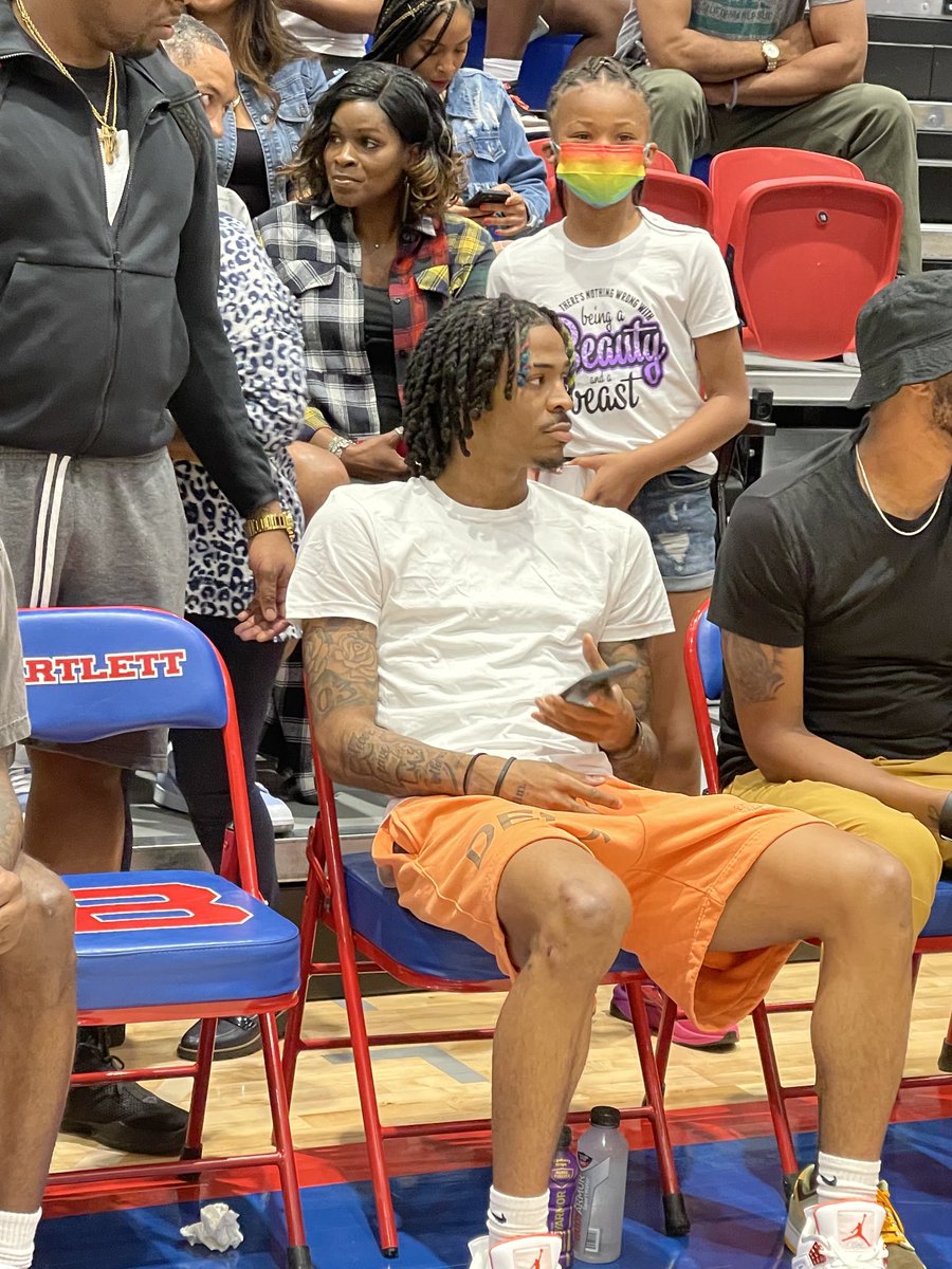 JA Morant in Bartlett HS gym “McDonald arena” watching the Iverson Classic…CBS live with Bartlett Head Coach Deon Real! Go Panthers!