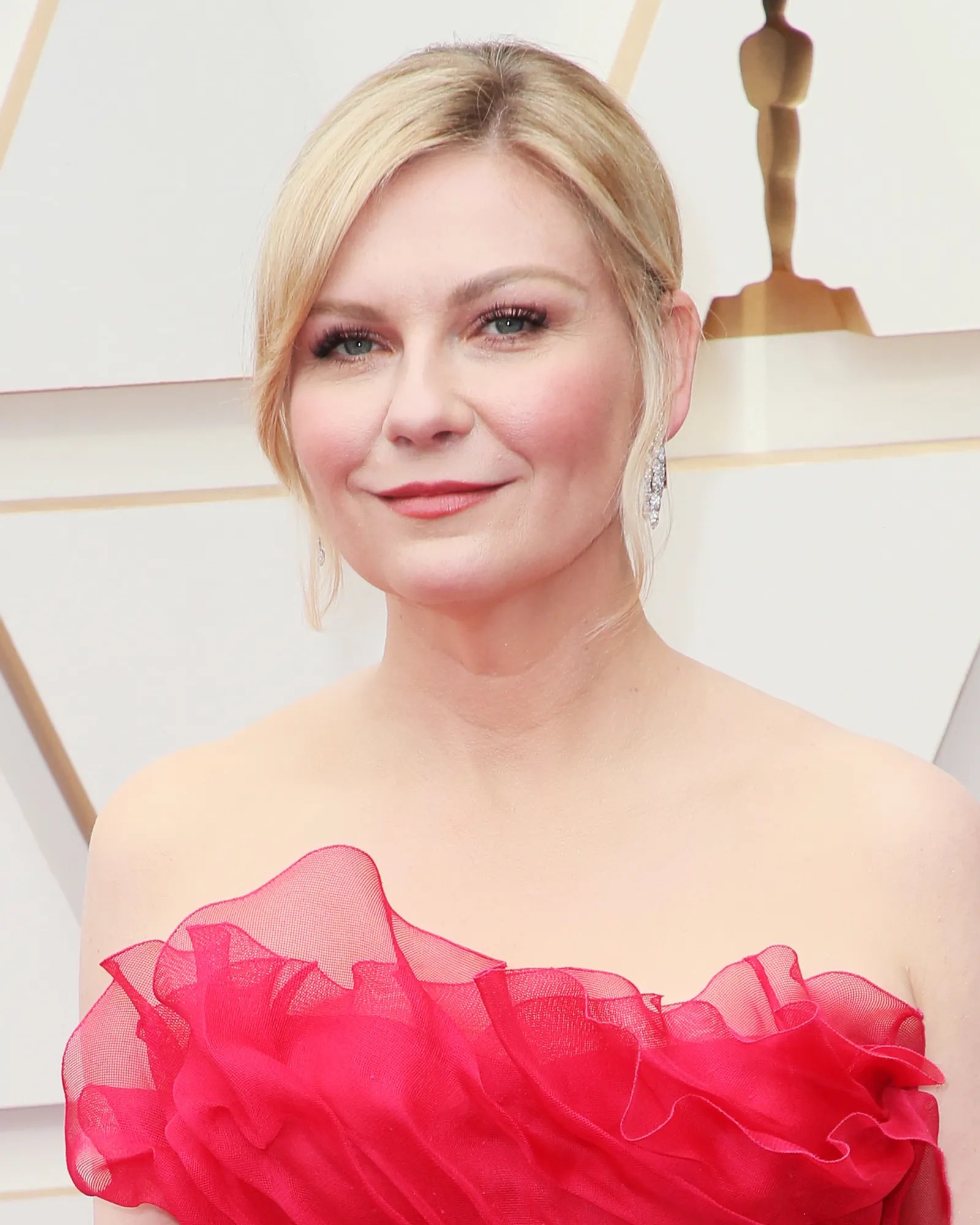 Happy Birthday to Kirsten Dunst & Ana de Armas!!  