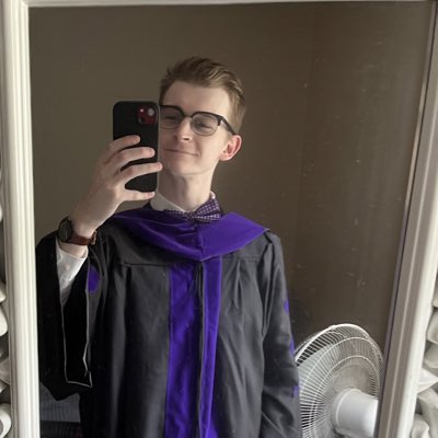 rileyherrring's tweet photo. I went to school for three years to be a wizard #NewProfilePic https://t.co/JrMiex7w8h