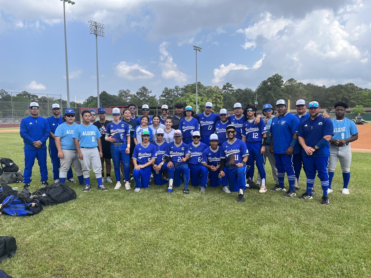 @AldineHSBasebal wants to thank Blue blood nation for their support. We clinched our playoff birth with an extra inning win over Westfield. Final score 9-3. <a href="/AldineHS_AISD/">Aldine Senior High School-Aldine ISD</a> <a href="/mader_sandra/">Sandra Mader</a> <a href="/AldineAthletics/">Aldine Athletics</a> <a href="/AldineMustangs/">Aldine Mustangs Football</a>