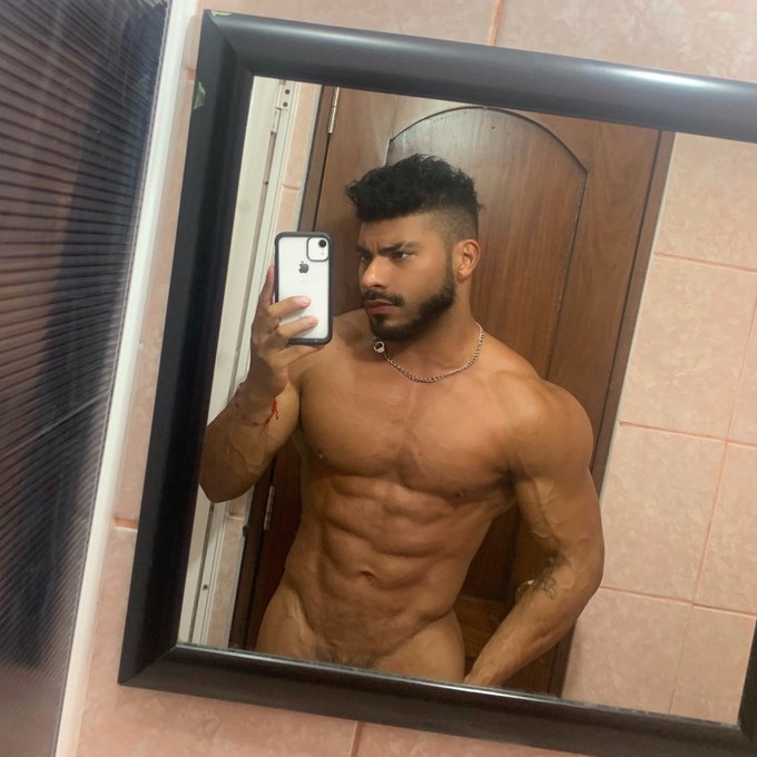 Watch Ottoniel Yañez's leaked NSFW photo on TwXstars