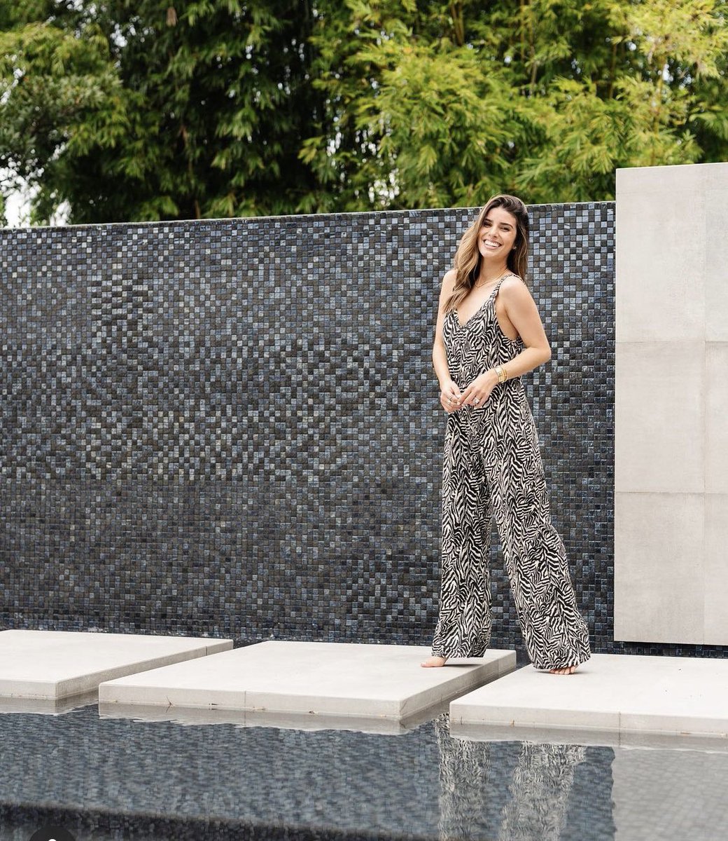 JasonTaylor's tweet photo. 1 week left until #MothersDay SAVE 20% off everything sitewide and get that perfect gift Mom is guaranteed to love. Use Code: MOM https://t.co/BIJuq9RrHV #sleepwear #loungewear https://t.co/Ikdl8CSti9