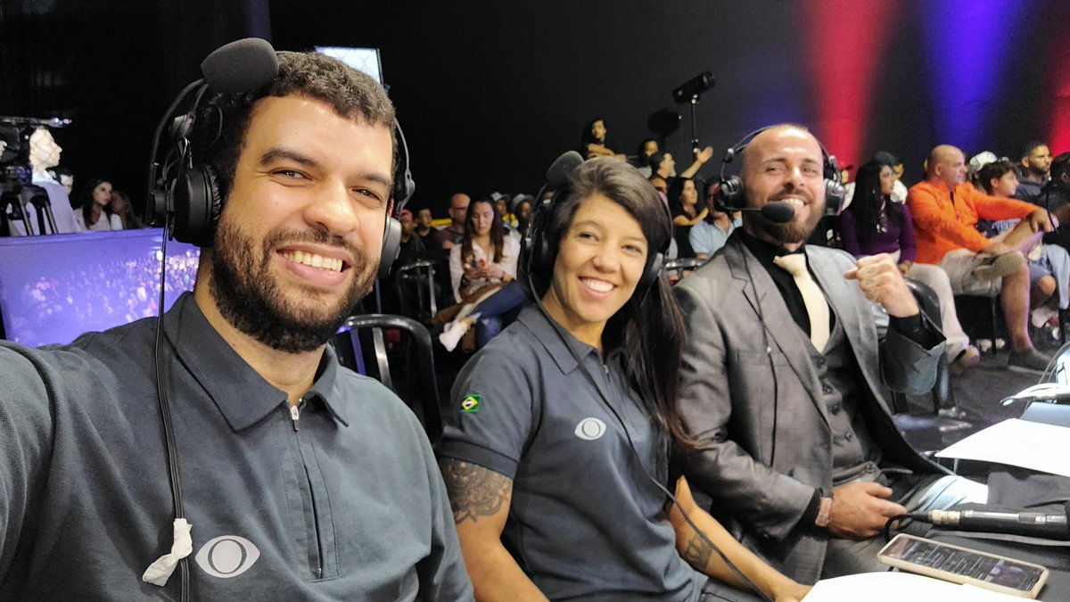 ivanbrunonarra's tweet photo. Agora, @sftcombat na @BandTV ao vivo.

Comigo, Mell Bedani, @Mimoschella e Ronald Pereira. 

#SFTnaBand https://t.co/WQBfSYU5uT