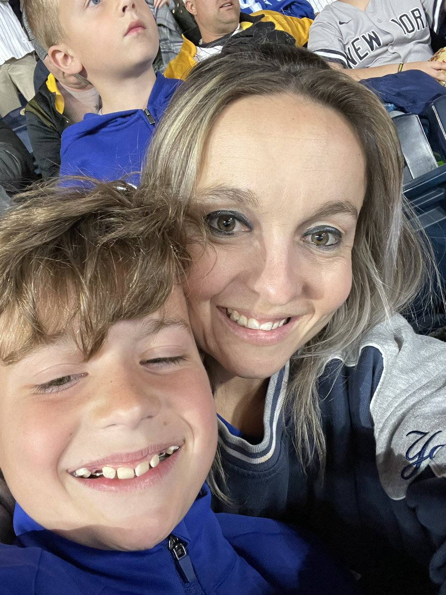 jaimegreen26's tweet photo. I’m all about making memories with my babies! #noapologizing #KC #MLB #Yankeefan https://t.co/CT0qccxHQC
