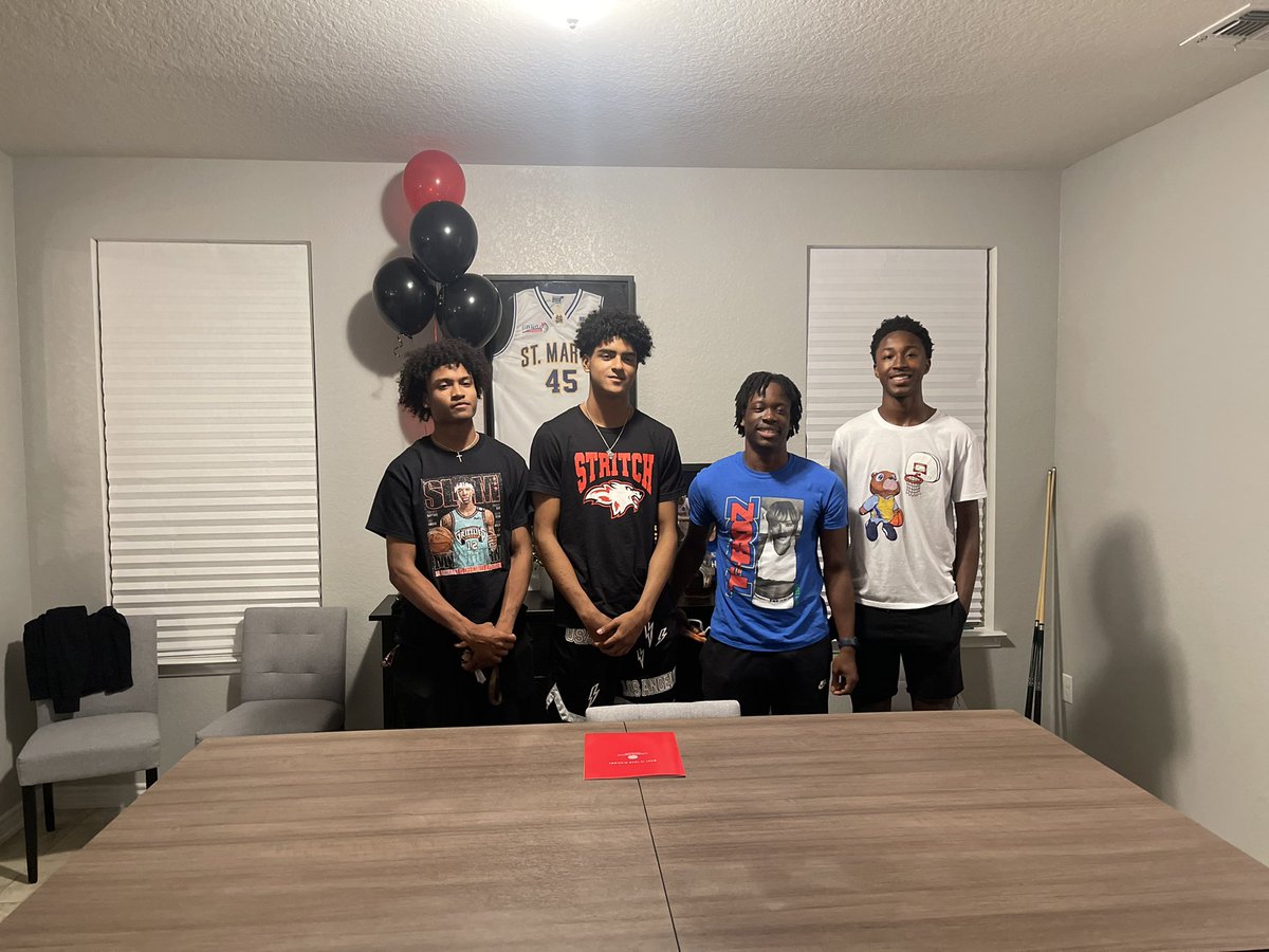 SAFutureEast's tweet photo. @ProSkillsSATX ‘22 Brothers @teahclay14 @Jamaryon23 and @deoxdarius celebrating with teammate @d33ren on his special day‼️ Congrats young man on your @MBB_CSU_Wolves signing 🏀🔴⚫️ Make us Proud @ProSkillsEYBL #CollegeFactory https://t.co/jYfKFOgrgG