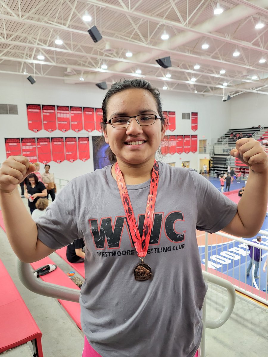 princessrae1's tweet photo. My 1st time wrestlers. Didn't come up on top but still did ok. #pearl #Izzy #4th pl. #freestyle #jagpride #westmoore tournament https://t.co/OklEGhnMnU