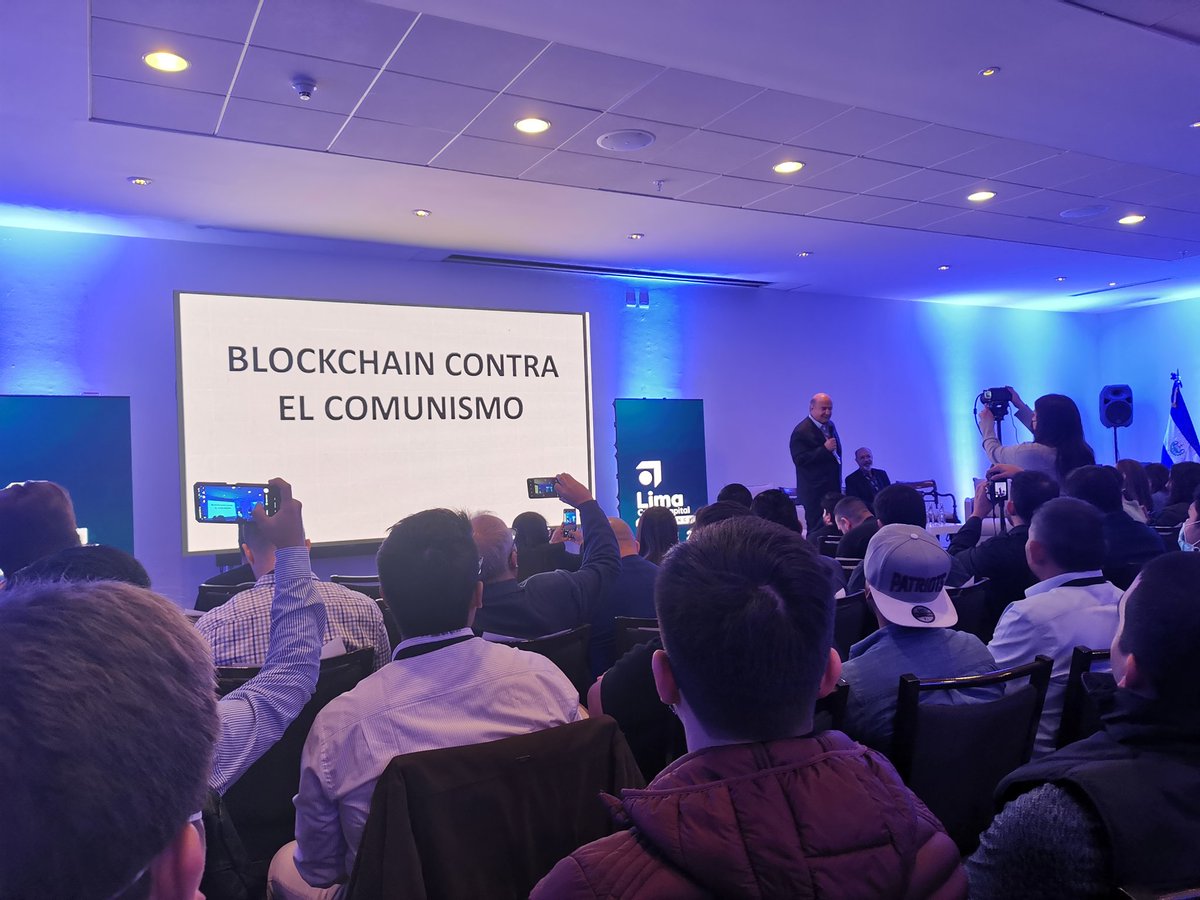 CryptoPapia's tweet photo. @HDeSotoPeru en #LimaCripto con una ponencia peculiar: "#Blockchain contra el comunismo" 🔥 https://t.co/Kb1SdqxUwB