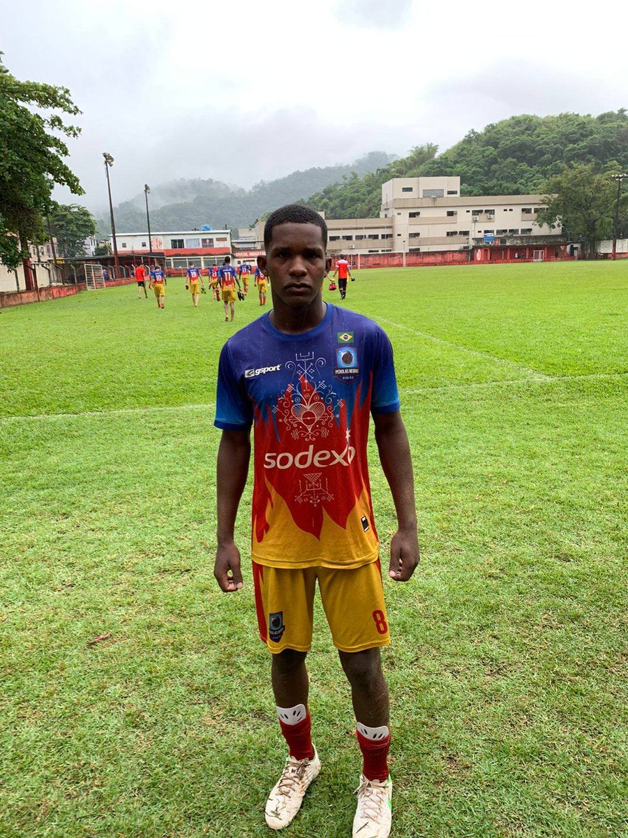 ParqueIpanemaFC's tweet photo. Com dois gols do meia Vitor, Sub-17 vence primeira na Copa Intermunicipal. 

Após início ruim, com duas derrotas ( ambas por 1 X 0 ), o time Sub-17 do Parque voltou a campo hoje pela Copa Intermunicipal em Paracambi, e venceu os donos da casa ( 2 X 1 ). https://t.co/tIPpZVpGqE