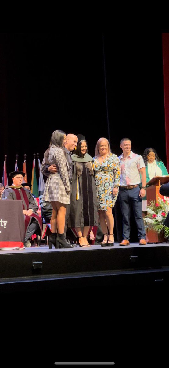 francesnr3's tweet photo. Officially Dr. Rivera Aviles ⚕️ https://t.co/cb981vfdxq