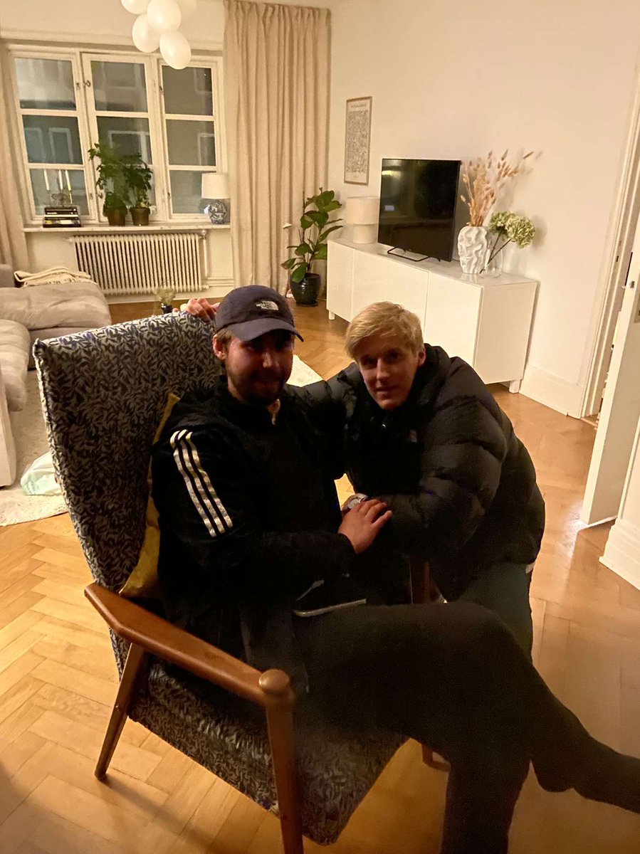 ejje5's tweet photo. Idolbild https://t.co/mjI07UaL03