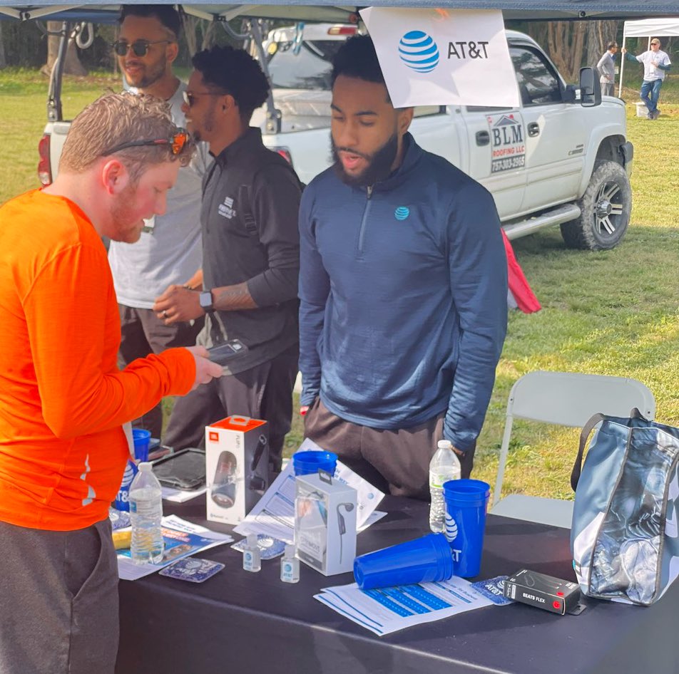 _1JHardy's tweet image. Had a wonderful time at the FreeKind 5K Race today. Humbling experience, great people and great networking. #TechCenter #SwitchOverSaturday @MASMakeItMatter @ATT @dmwilliams757 @DariusBarnes_ @cjay0908 @DaleB1
