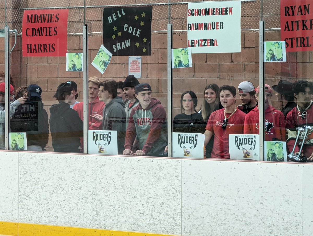 EaglesPJHL's tweet photo. Thank You Eagles Fans!
Your support today was much appreciated. We know many people cancelled plans to come out and cheer us on again!
#BestFans https://t.co/1Z88Vhqze2