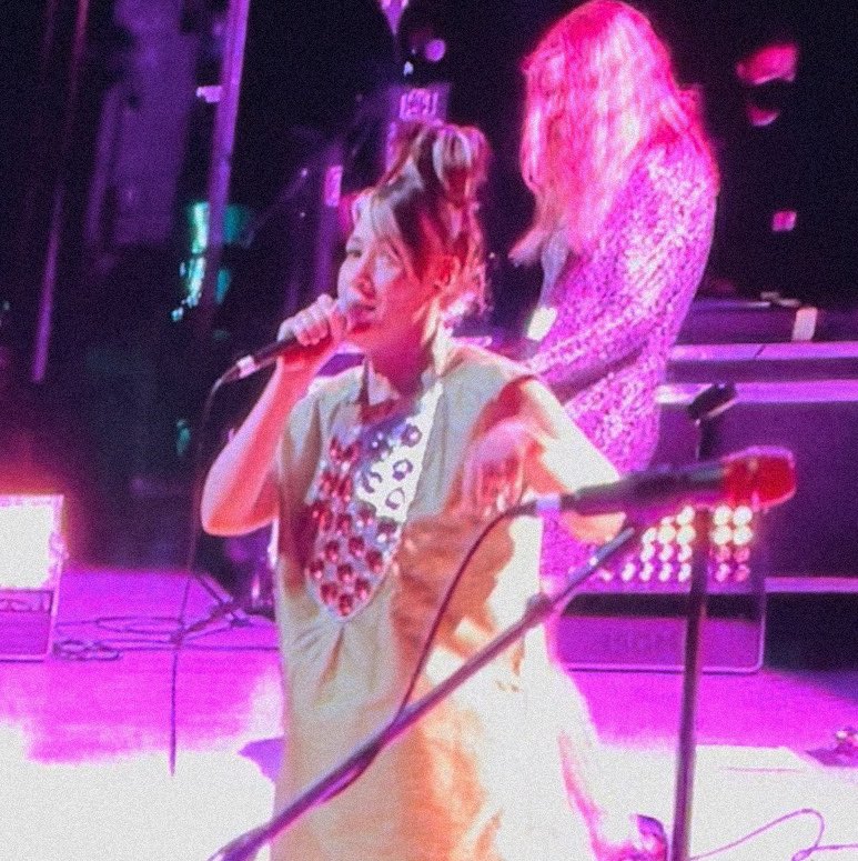 leafcooler's tweet image. photos I took from when I saw #bikinikill last night :D