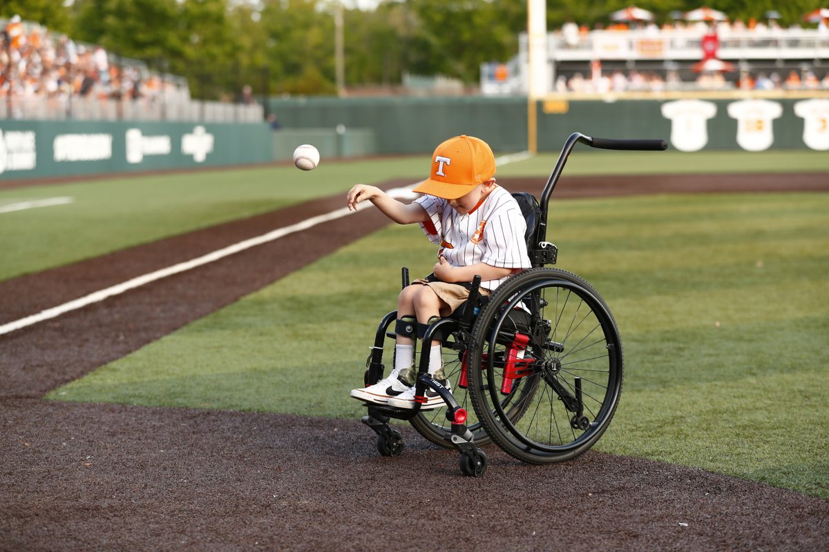 Vol_Baseball's tweet photo. Owen Webb delivers the best pitch that'll be thrown all night.

Way to get us started off right Owen!

#GBO // #OTH // #BeatAuburn https://t.co/3TFUB2r5Gu