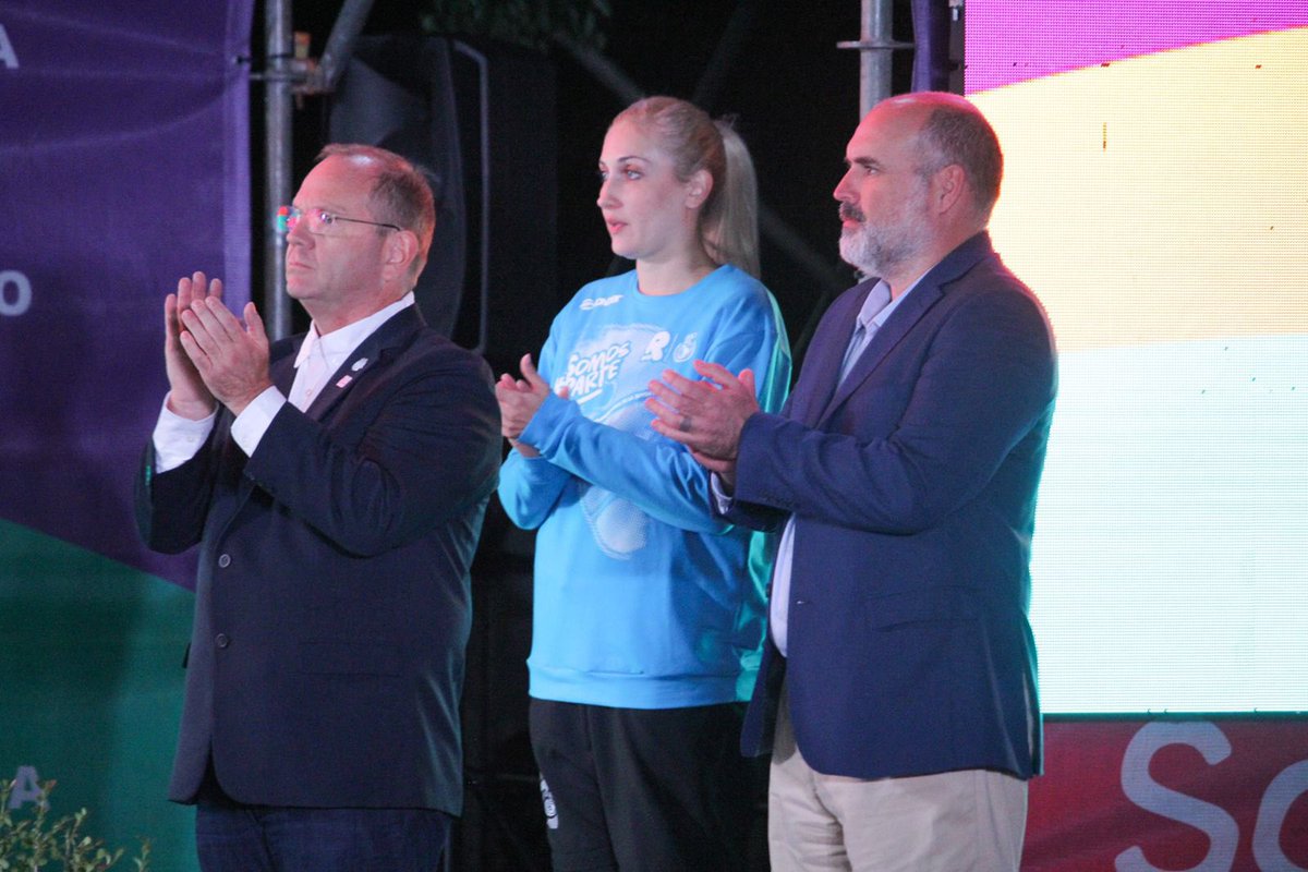 ✨ Ceremonia de Medallas 🏆

🥇 Medalla de Oro

🏐🏖 #VolleyPlaya

🇵🇾 Fiorella Núñez y Denisse Álvarez (Dobles Femenino) 

III Juegos Suramericanos de la Juventud @JSJRosario2022 🇦🇷

#ParaguayPuede #VamosParaguay #TeamParaguay