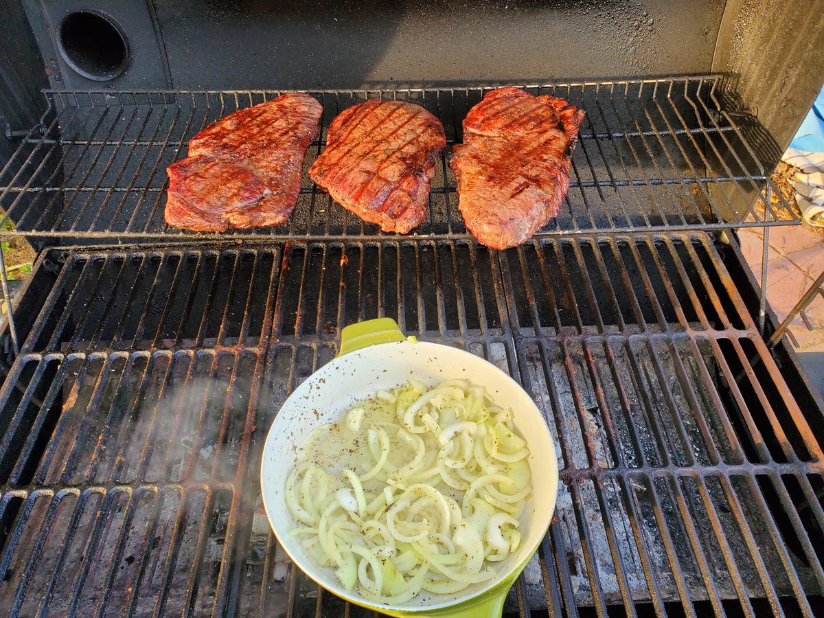 TJBarranger's tweet photo. No messin' around here. Dad's Grill is open for the season. #TJBWeekend https://t.co/kjCm2Vr2sK