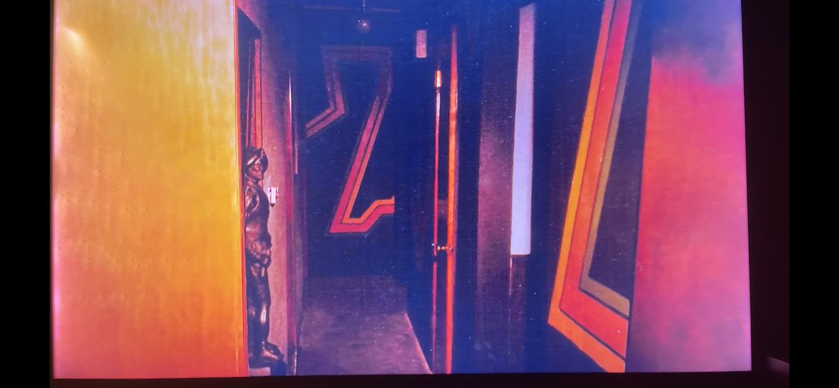 _PinWheel_'s tweet photo. @tuspock91 I ran across a story about gacy you wrote, Any idea what inspired him to paint the inside of his house? The Pattern and colors are so odd yet somehow they make sense. https://t.co/oVyPGsPqpi