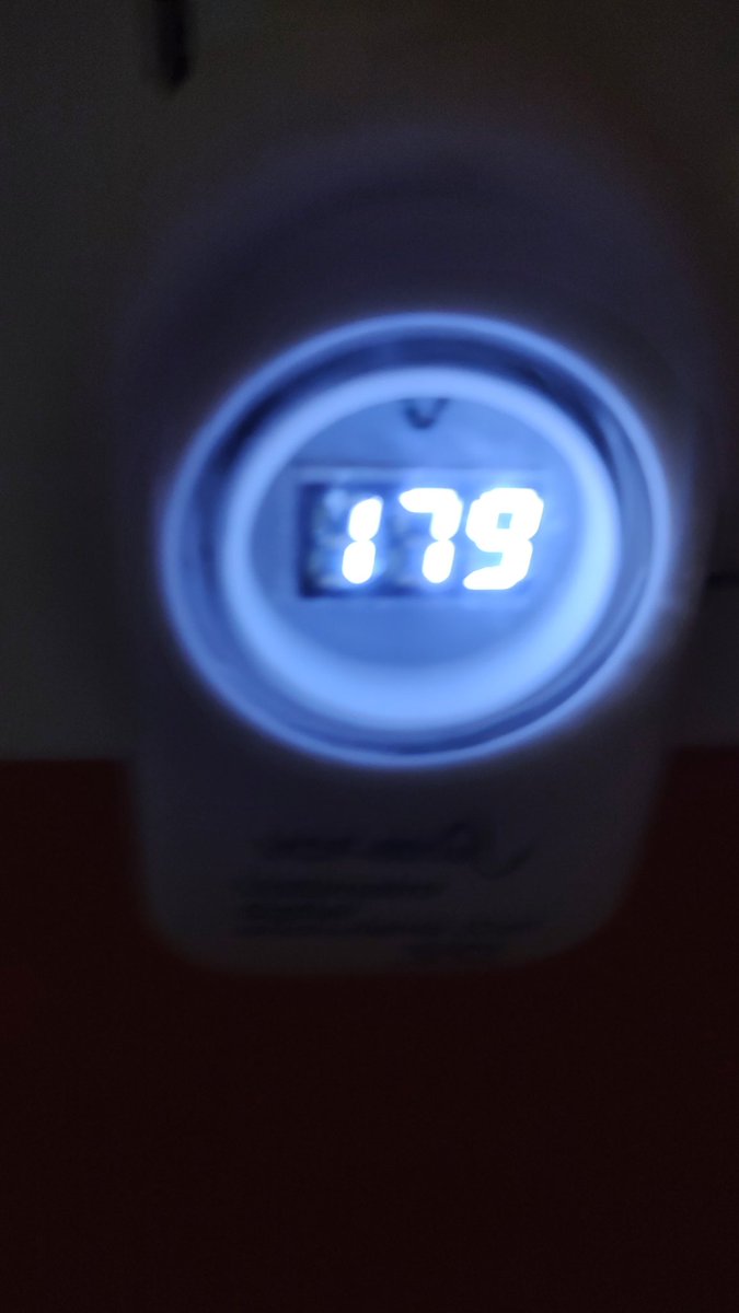 _SilvinaPaz's tweet photo. @OficialEdesur para cuando una respuesta? Más de un mes con baja tensión! Miles de usuarios!sin respuesta, con electrodomésticos quemados. @fernandogray @MunicipioEE 
Todos los barrios del corredor Sargento Cabral, en emergencia eléctrica. https://t.co/oJPiSDni8i