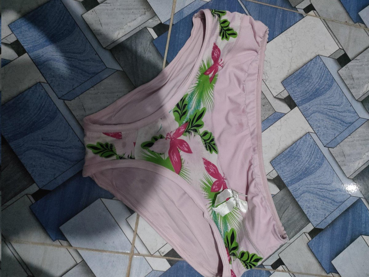 تبادل كالتوتات محارم وسخة الصادق يرسل خاص عندي مجوعة حلوة ساخنه