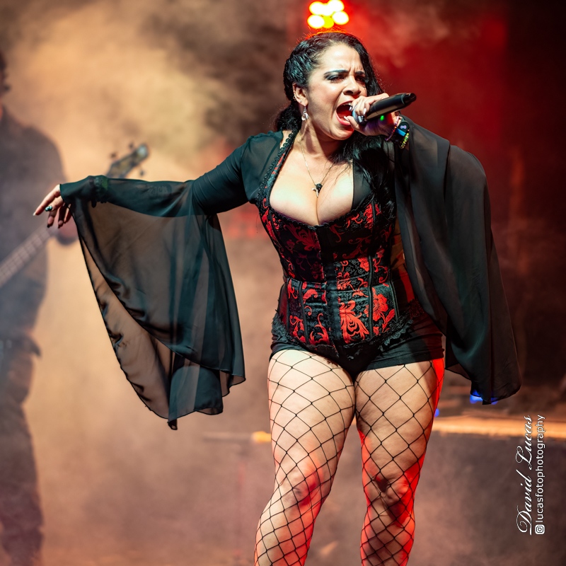 lucasfotophoto1's tweet photo. Sheenah Sighn of Level The Planet performing at the Metal Goddess show in Winter Park, Florida.
#leveltheplanet #rocknroll #rockandroll #iloverocknroll #hardrockmusic #hardrockband #heavymusic #heavyrock #femalefrontedband #livemusic #rockmusicians #rockmusician https://t.co/vsl4kvXPZM