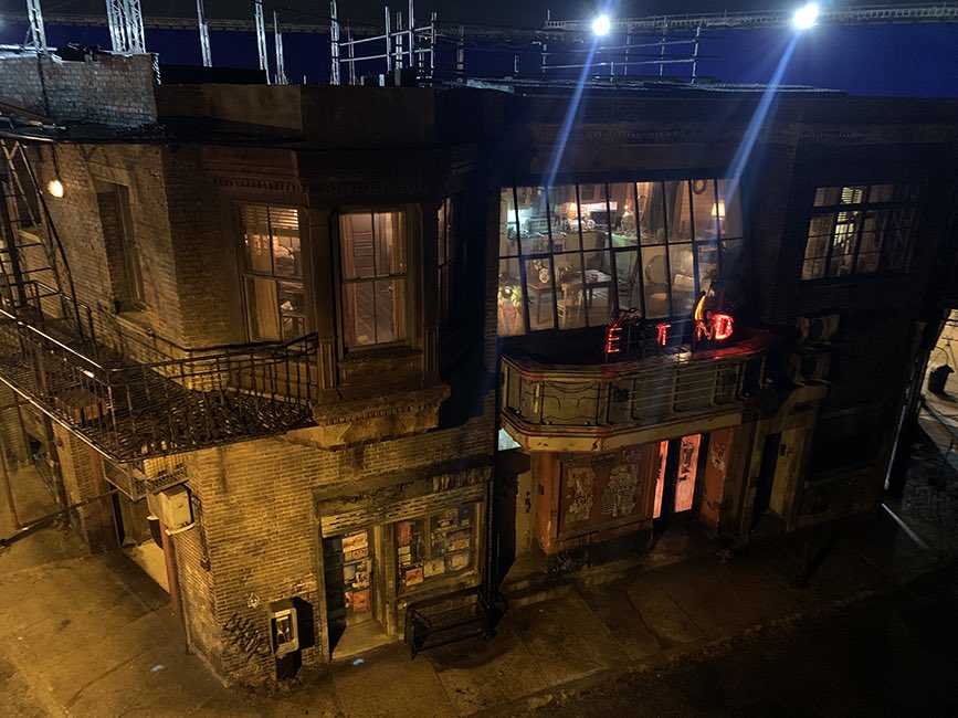 catwomanarchive's tweet photo. — selina’s apartment in the batman via james chinlund https://t.co/BN3XkmaMmx