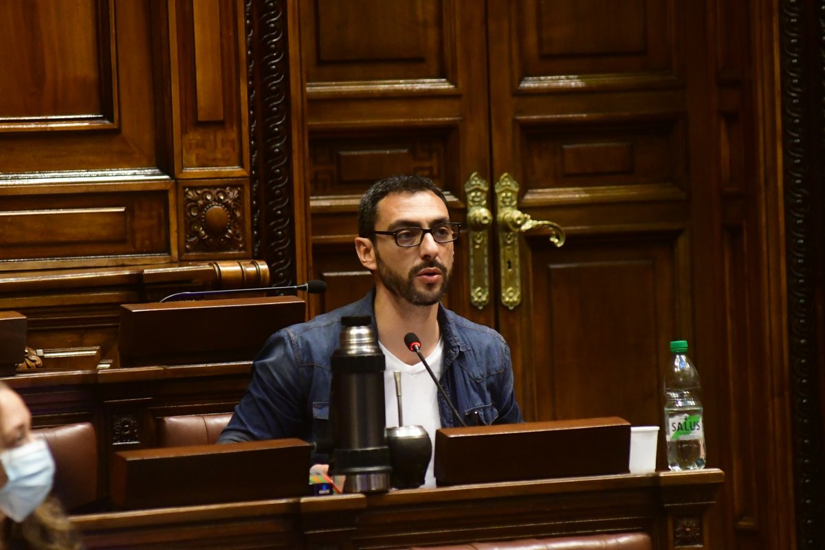 elpaisuy's tweet photo. Política | Diputado Gerardo Núñez fue intimado a ir a programa para quienes ejercen violencia de género https://t.co/Ym2hDbChdd https://t.co/kf39sHk0li