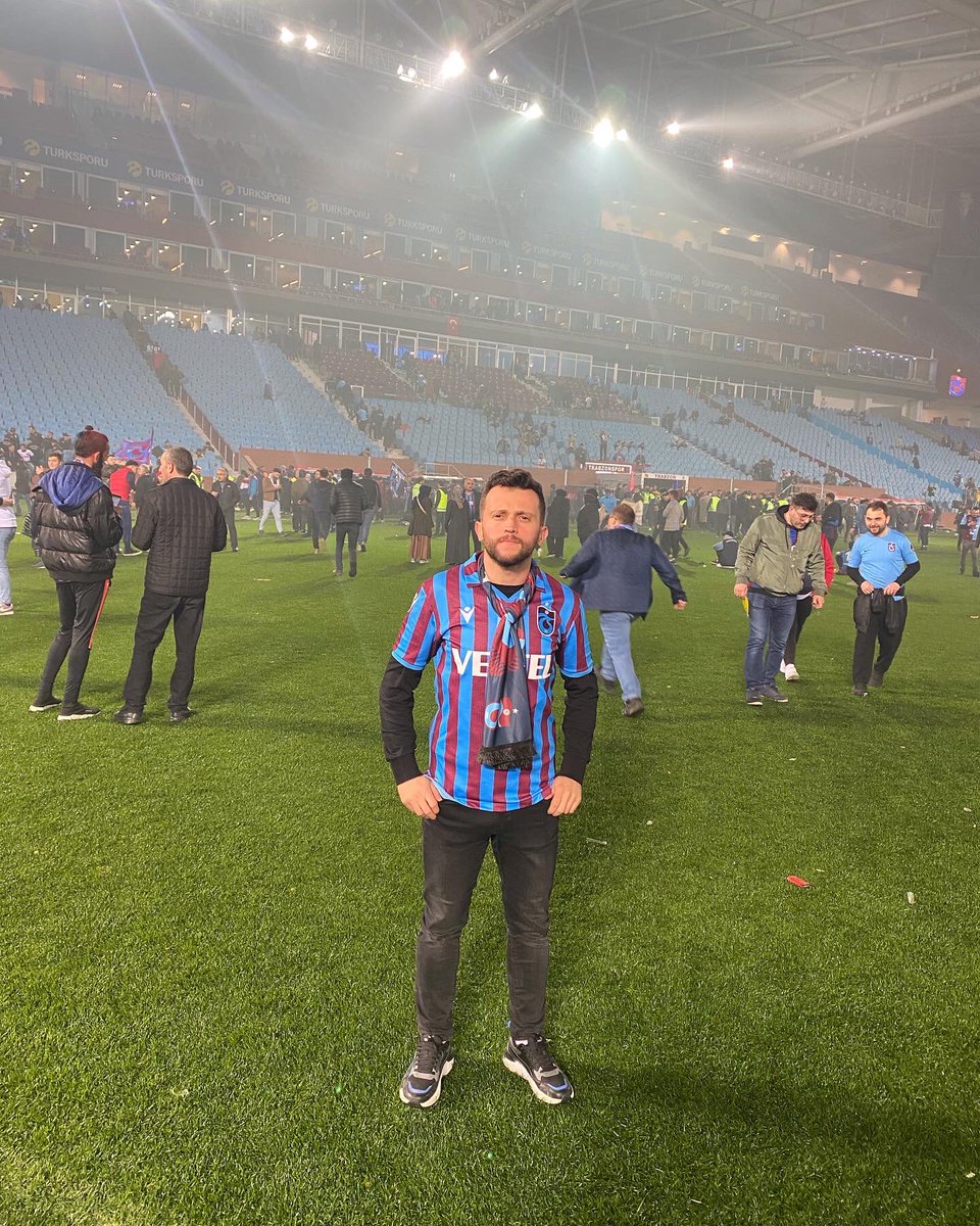 61sametsen's tweet photo. Biz bugünler için çok bekledik, çok sabrettik. Şimdi bu coşkuyu doya doya yaşama zamanı! #ŞAMP1 🏆 https://t.co/u4xCsaJlWg